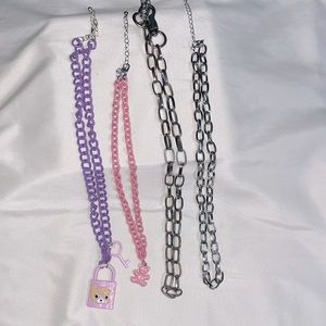 4 pcs chain bundle, 2 silver chains, 2 bear chains (one pink and one purple)!